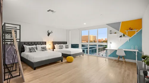 Lofts of Aventura - Boutique