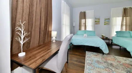 Spacious Stay for Families & Groups Near Downtown