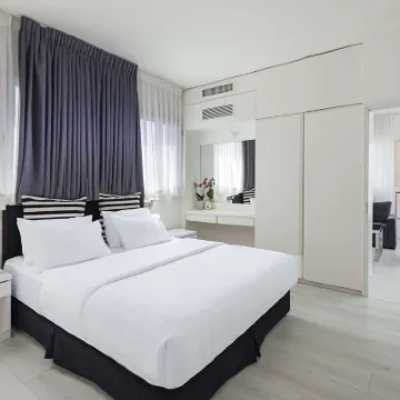 Best Western Regency Suites Hotels near Rabin Square