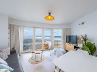 Cozy Studio with Sleeping Area and Sea View Hotels in Westende