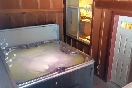 Crystal Springs Chalet Отели в г. Сандпойнт