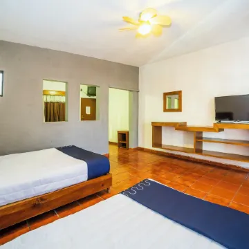 Capital O Hotel Casa Blanca