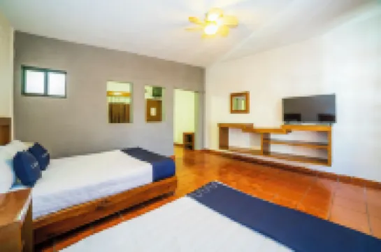 Capital O Hotel Casa Blanca