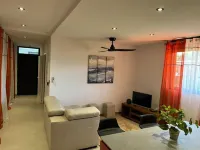 Hostel Toucan Rés Francis avec Piscine Hotels in Ремір-Монжолі