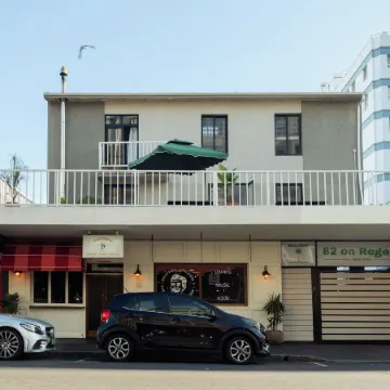Foools Inn - Trendy Units Available in the Heart of Sea Point! Отели рядом с достопримечательностью «Бантри-Бэй»