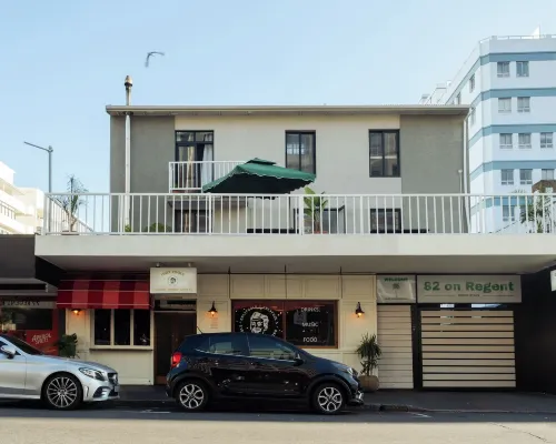 Foools Inn - Trendy Units Available in the Heart of Sea Point! Hotels near Queens Beach