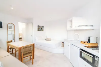 Blu Dot Tinos Hotel dekat Exomvourgo