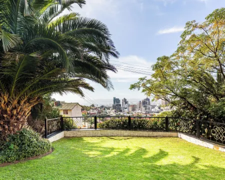 Signal Hill Lodge Hotels in Cape Town