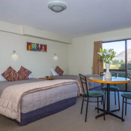 Earnslaw Lodge