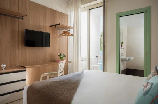 Hotel Calypso- Rimini Marina Centro