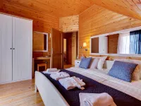 บ้านพักตากอากาศ ใน โอกูลิน พร้อม สระว่ายน้ำ และ ล่องแก่ง โรงแรมใน