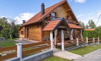 Holiday Home in Ogulin with Pool & Rafting