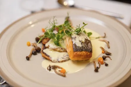 Denvir's of Downpatrick Отели рядом с достопримечательностью «Даунпатрик энд Вниз Рейлуэй»