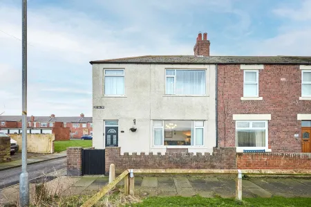 Host & Stay - By The Sea