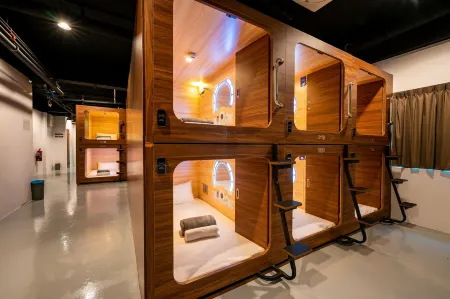 Jpod Capsule Hotel