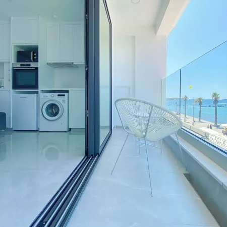 Phaedrus Living: Marina Sea View Flat 214 Gold