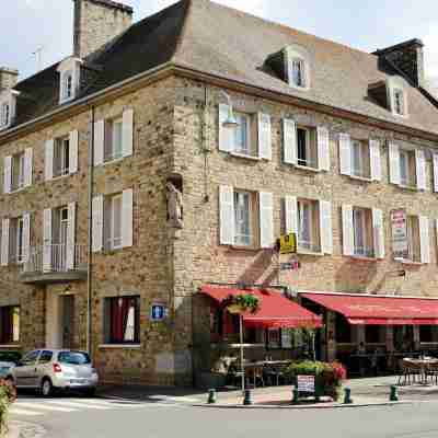 Logis Hôtel de la Place Hotel Exterior