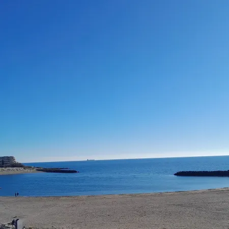 Beautiful apartment facing the sea. Balcony, plus huge terrace, very nice view.