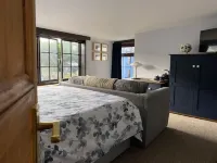 Tom's of Tregaron Hotels in Lampeter