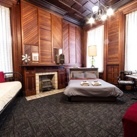 Traveler's Rest Hotel