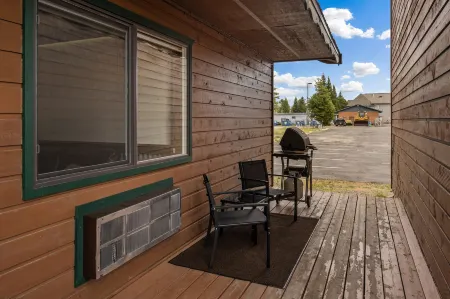 Little Tuckaway Отели рядом с достопримечательностью «Chamber of Commerce of West Yellowstone»