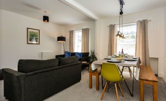 St James by the Quay