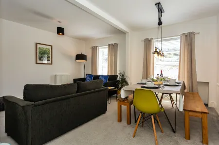 St James by the Quay