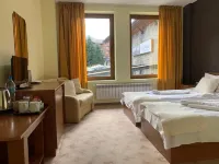 Room-Granat Double Room 2- Next to Gondo - homestay