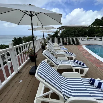 Labrolette Bay-Villa-Sleeps 8-Pool-Parking