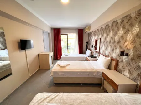 Saturn Hotel