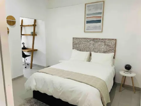 อพาร์ทเมนท์ห้องนอน 2 ห้องสไตล์อัลตร้ามอเดิร์น - 2082 โรงแรมใน