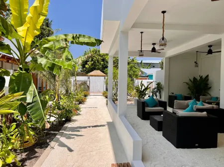 Seaside Dhigurah Отели рядом с достопримечательностью «Мачафуши»