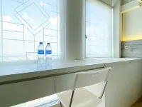 Modern Look and Comfy Studio Patraland Urbano Apartment - Apartments