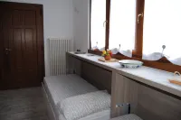 Sosta Sul Lago Hotels in Lezzeno