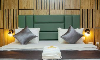 Pious Court Guest House Old Gra