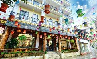 Babeeni Family Hotel