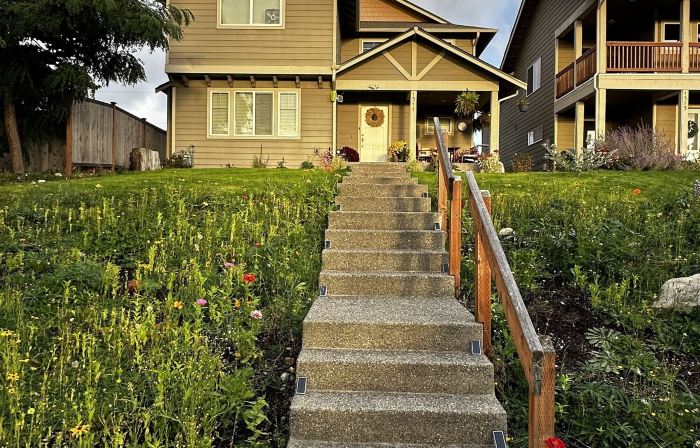 Central Tacoma Homestay with Breakfast Included -Private Room-