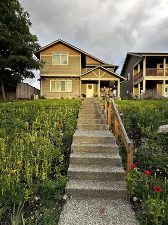 Central Tacoma Homestay with Breakfast Included -Private Room- Отели в г. Растон