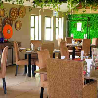 Africa Self Catering Chalets - Manyeleti Dining/Meeting Rooms