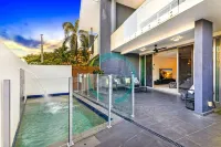 Luxurious Cozy Retreat Pool Office Parking