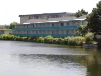 Coral Reef Inn & Condo Suites Hotels in Alameda