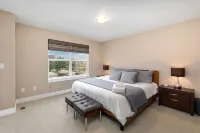 Amazing Urban Townhome Near Breweries & River! - 4-نجوم