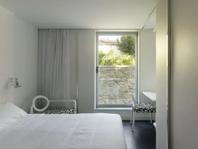 摩爾飯店 Miradoiro Costa Vella附近的飯店