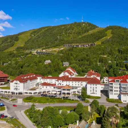 Dr. Holms Hotel