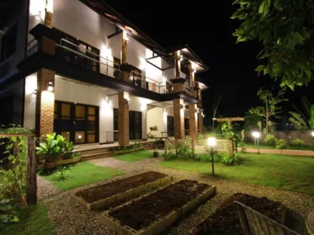 Above the Sea Maesariang Отели в г. Mae Sariang