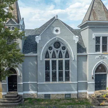 Charming 3-bed church with natural light, historic charm in lovely Covington KY