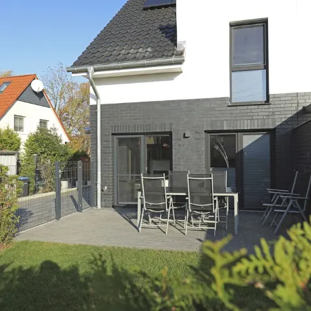 House Relax, with outdoor whirlpool and sauna for exclusive use, 300m to the lake