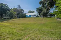 Roe Family Lake House on Lake McLeod - Close to Legoland Hotels in Eagle Lake