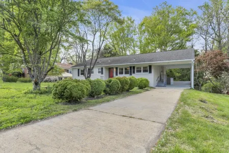 Tranquil retreat in Fairfax: your home away from home Отели в г. Манчуа