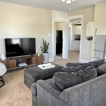 Beautiful & Comfortable One Bedroom /One Bathroom